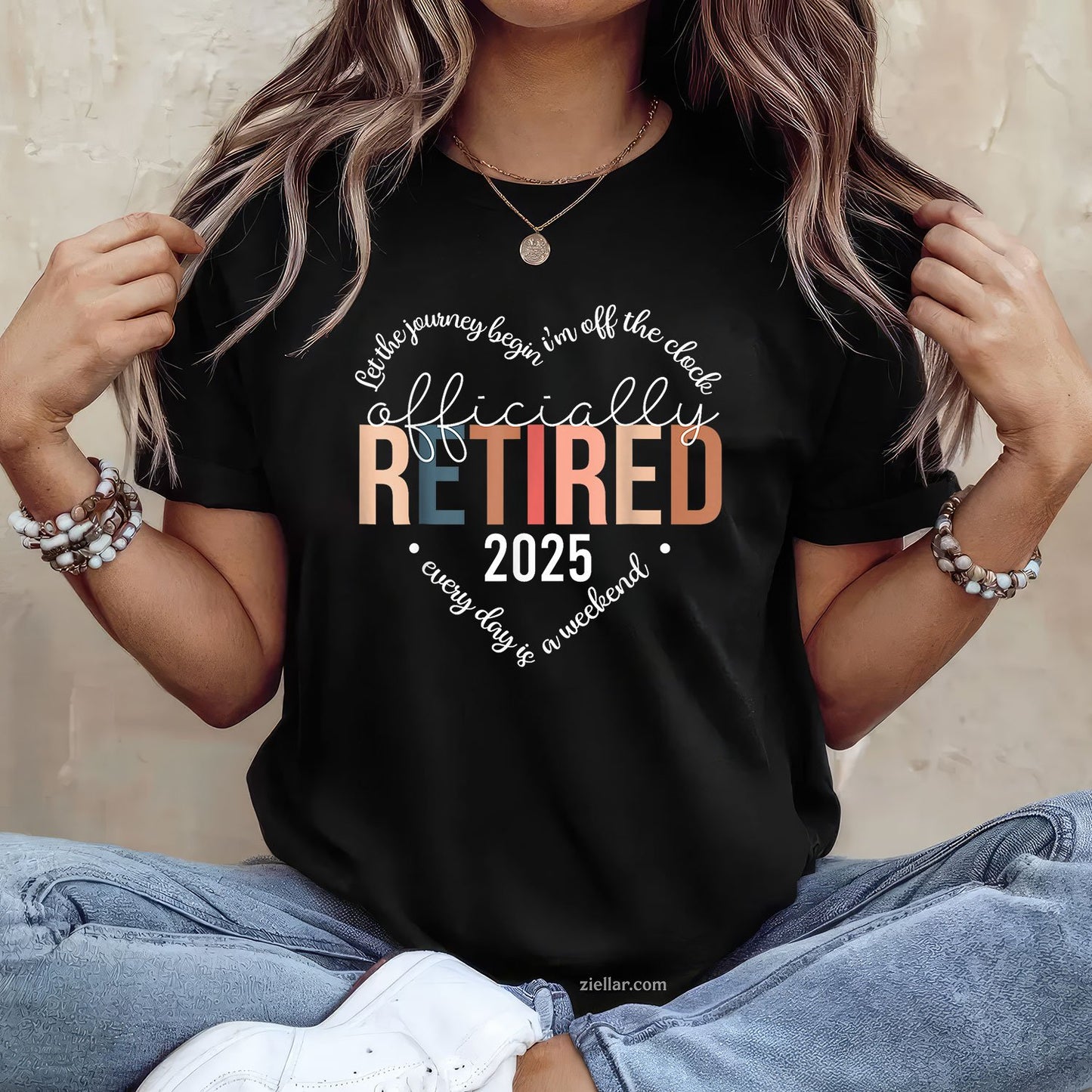 Officially Retired 2025 Tee and T-Shirt, Heart Design T-Shirt Gift for Women Adults