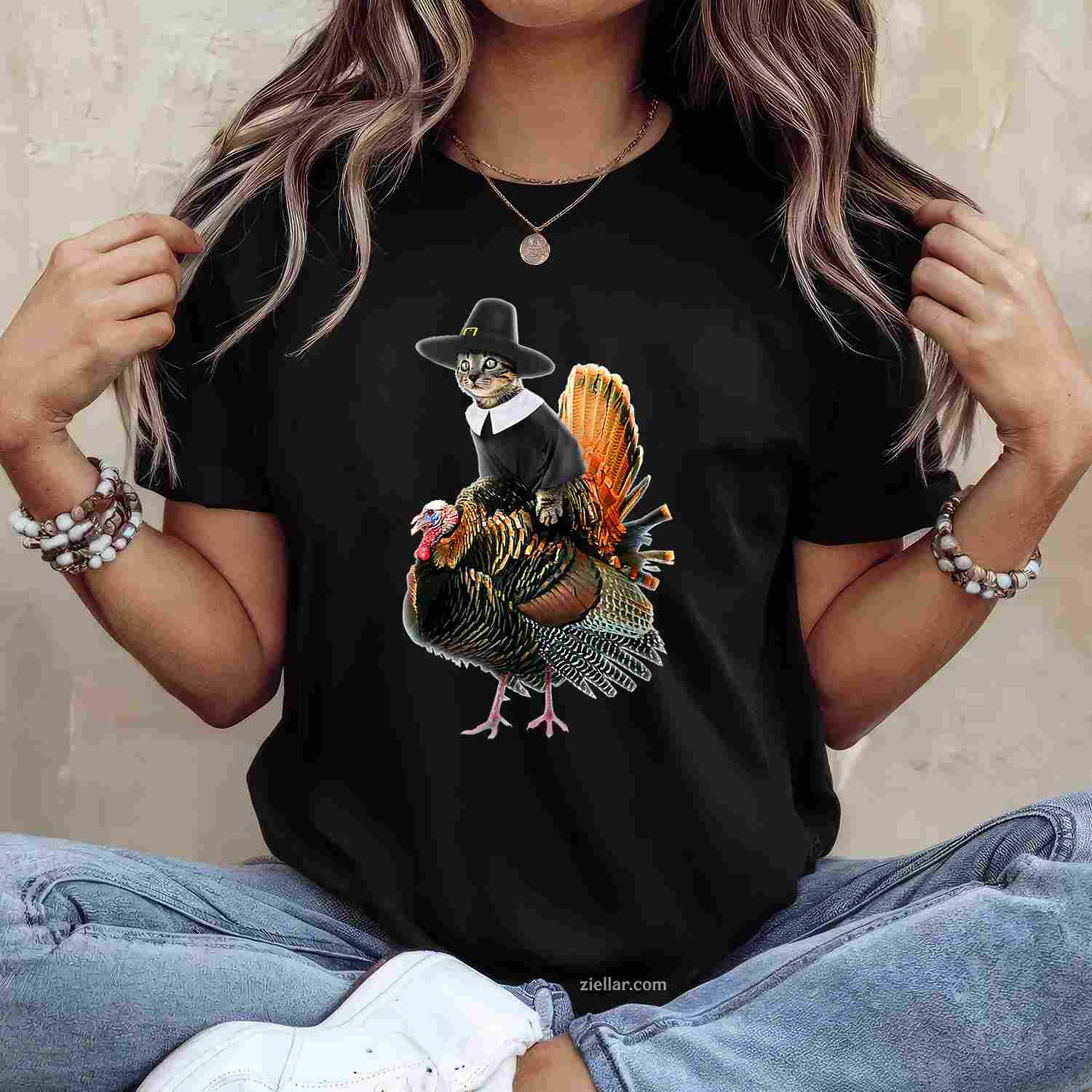 One Thankful Paraeducator Turkey Fall Pumpkin Thanksgiving T-Shirt And Tee For Adults