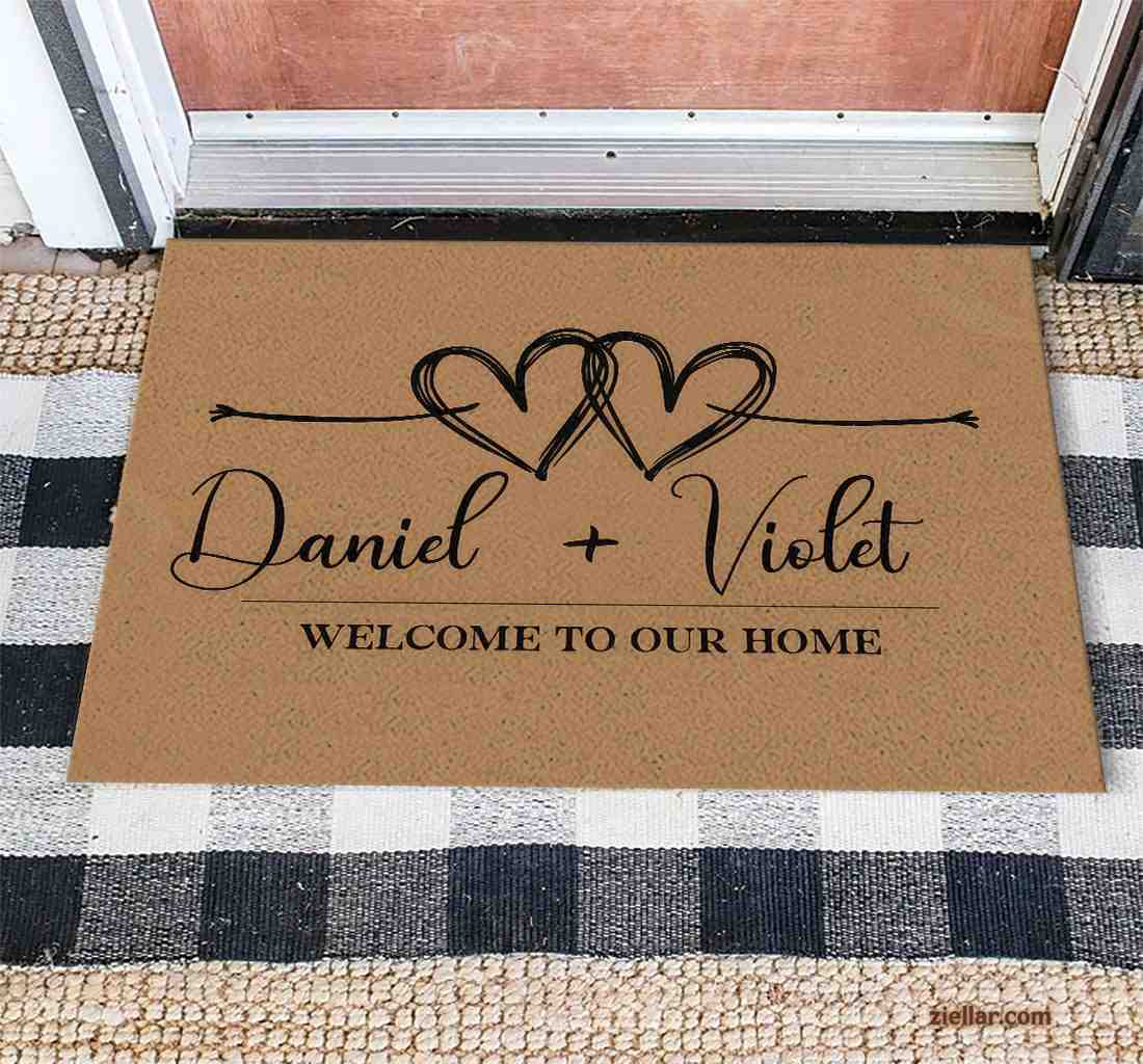 Personalized Couple Name Doormat, Intertwined Hearts with Welcome Accent