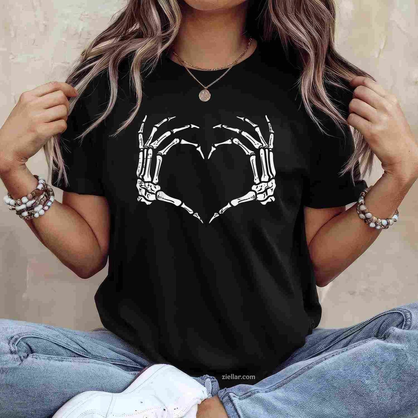 Skeleton Hands Heart Sign Retro Halloween Costume Women Tee, Halloween T-Shirt for Men Women Adults Unisex, Classic Fit Unisex Design, Everyday Wear Essential