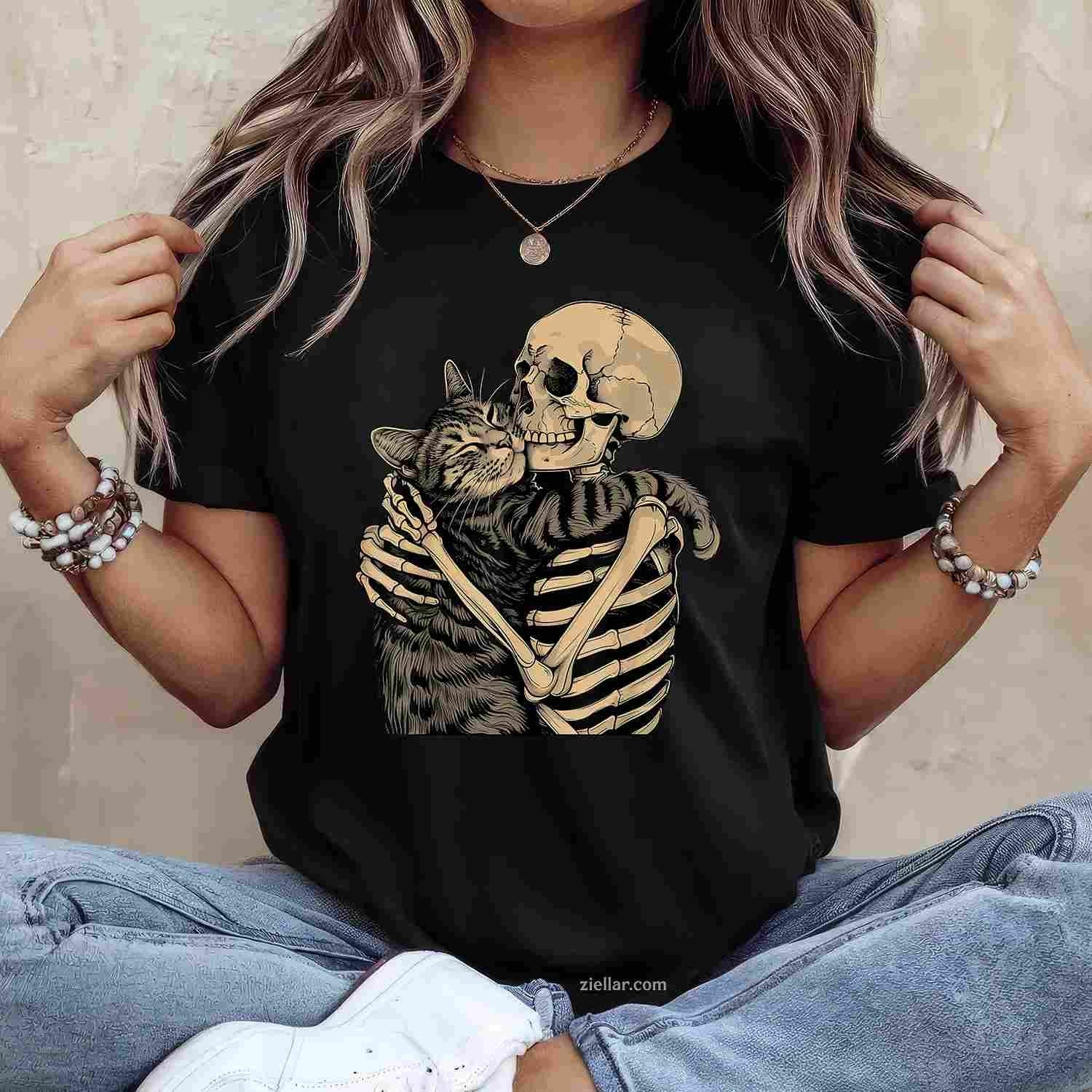Skeleton Hugging Cat Halloween Cat Lover Cat Mom Dad Tee, Halloween T-Shirt for Men Women Adults Unisex, Aesthetic Streetwear Top, Soft Cotton Premium Print