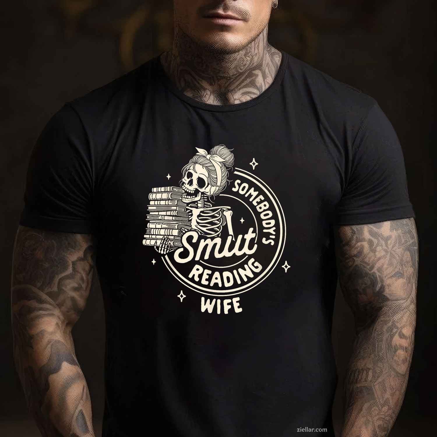 Smut Book Reader Spicy Romance T-Shirt, Somebody'S Smut Reading Wife Vintage Graphic Tee For Women