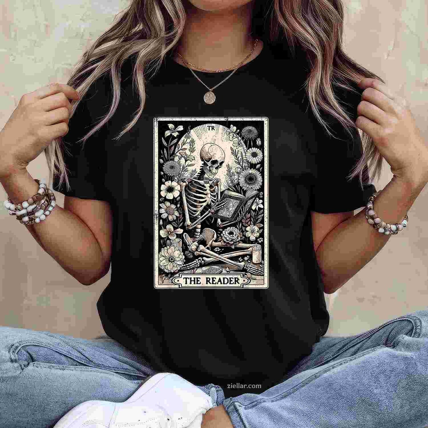 The Reader Tarot Card Funny Book Lover Skeleton Reading Book T-Shirt