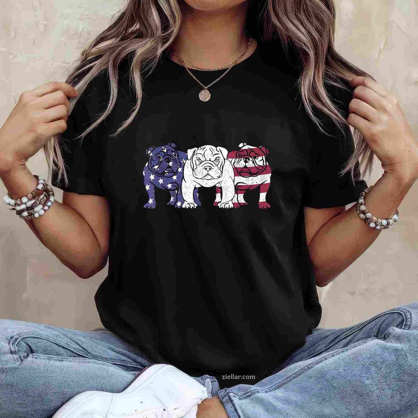 Unique English Bulldog Dog American Flag T-Shirt, Retro Puppy Lover Vintage Graphic Tee For Adults
