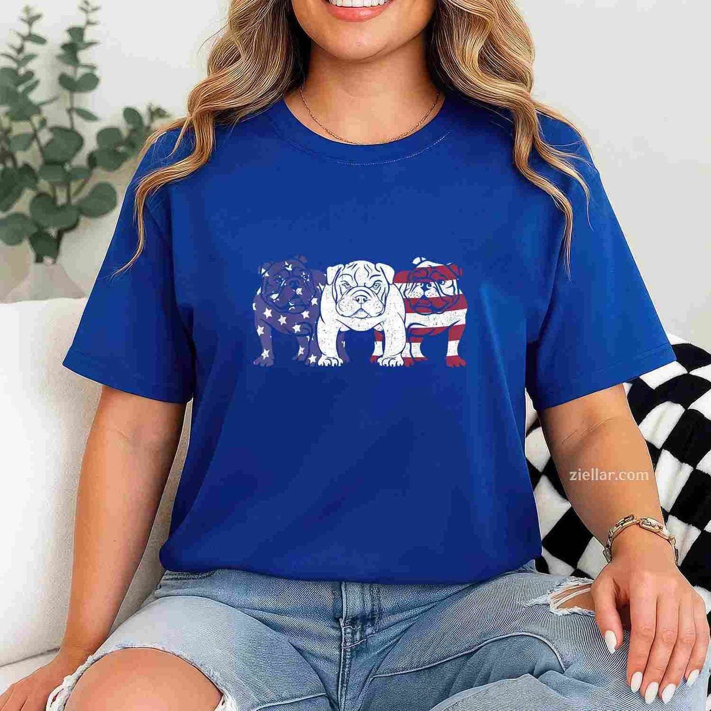 Unique English Bulldog Dog American Flag T-Shirt, Retro Puppy Lover Vintage Graphic Tee For Adults