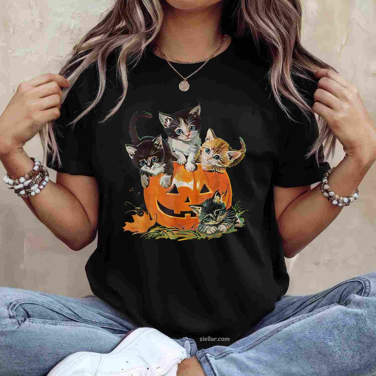 Vintage 90s Cat Pumpkin Halloween Retro Floral Spooky Season Tee, Halloween T-Shirt for Men Women Adults Unisex, Vintage Retro Graphic, Funny Novelty Gift