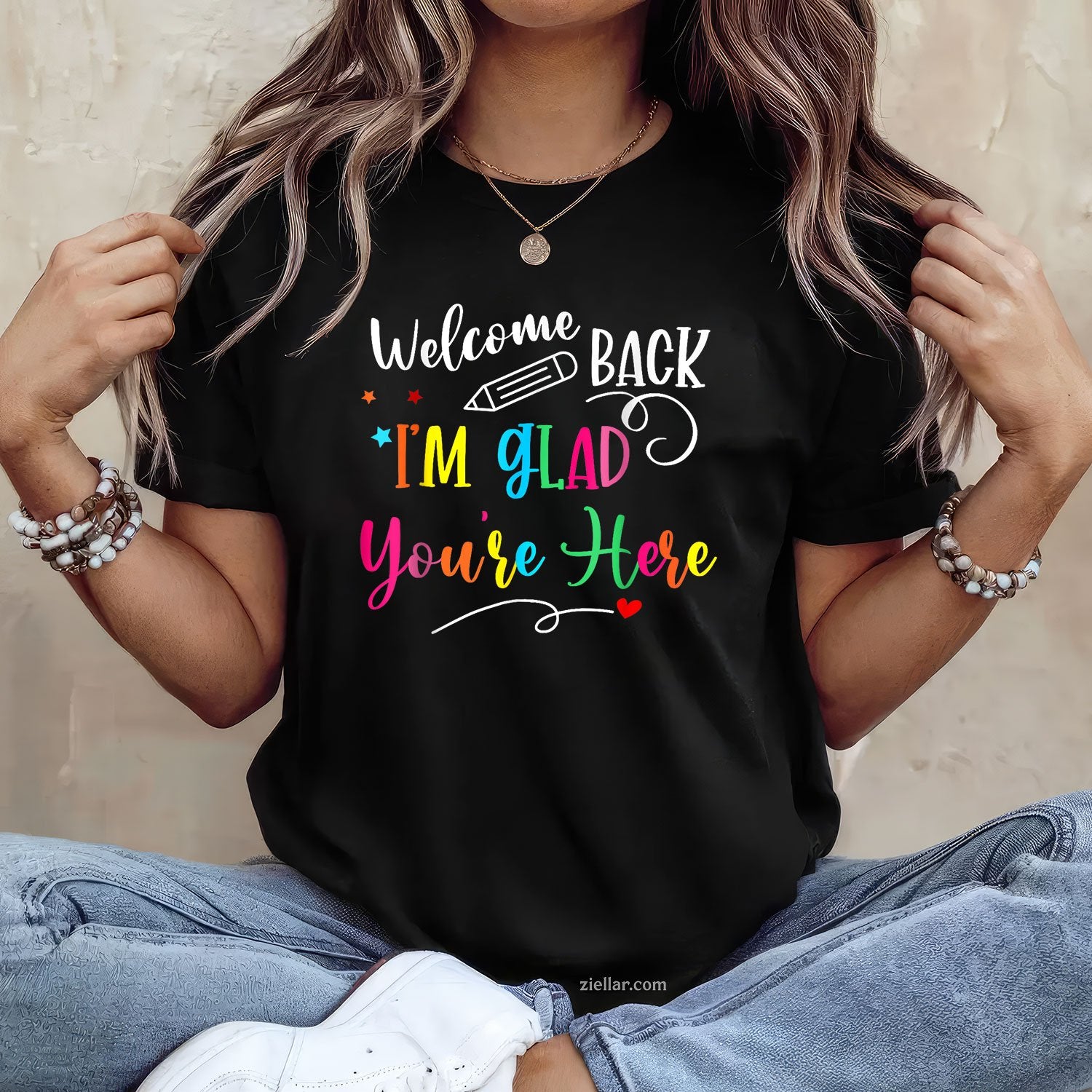 Welcome Back I’m Glad You’re Here Tee and T-Shirt, Back to School Teacher T-Shirt Gift for Adults