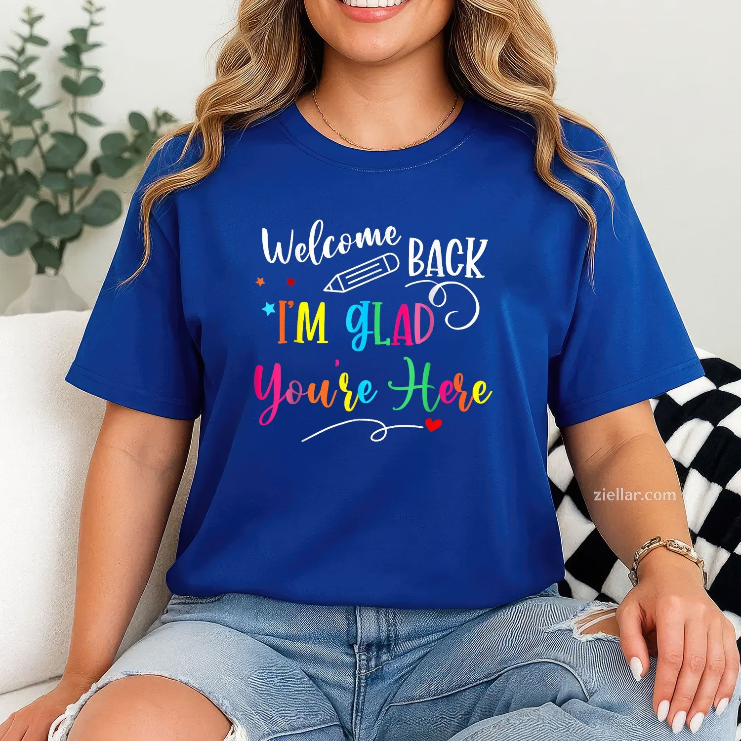 Welcome Back I’m Glad You’re Here Tee and T-Shirt, Back to School Teacher T-Shirt Gift for Adults