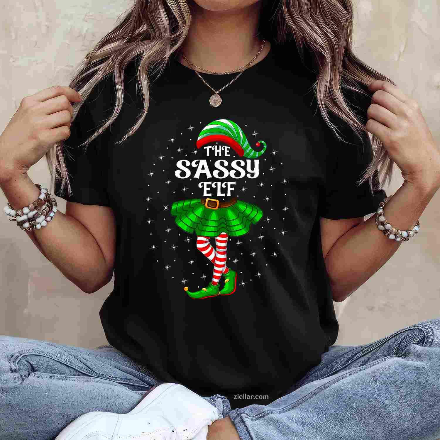 Xmas Family Matching Women Mom The Sassy Elf Christmas T-Shirt, A The Sassy Elf Christmas Family Matching Tee